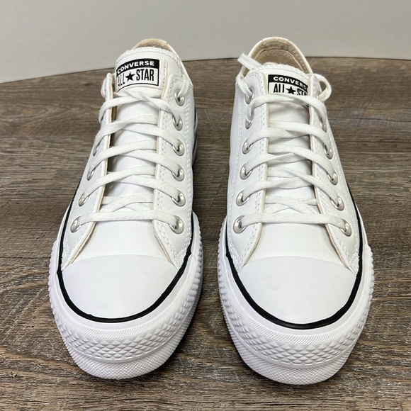 SOLD IN STORE Converse Chuck Taylor All Star Lift Platform Leather Size 7 - Picture 3 of 9